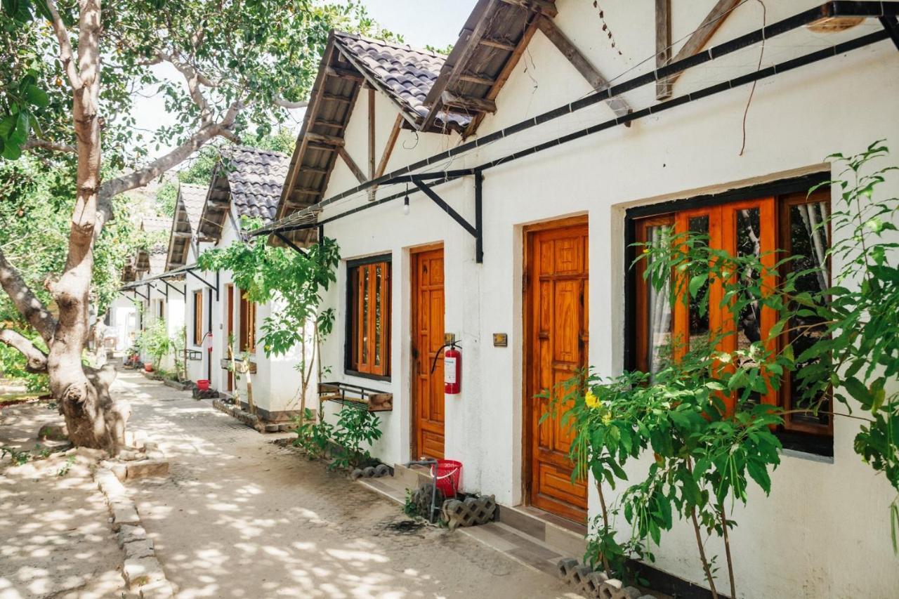 Villa Dao Hoa Vang Cam Ranh - Venuestay 外观 照片