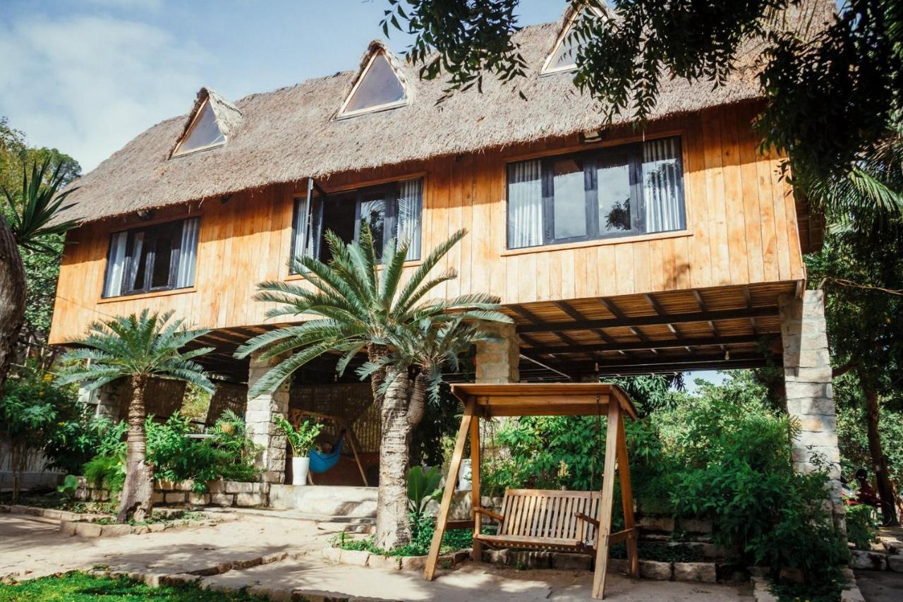 Villa Dao Hoa Vang Cam Ranh - Venuestay 外观 照片